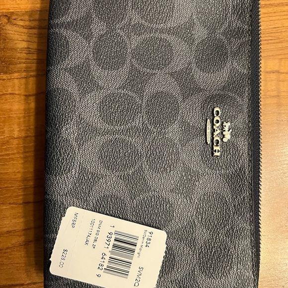 Coach Double Zip wristlet - Picture 6 of 8